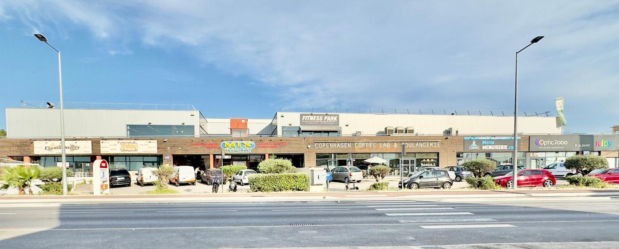 Regent Cote D'Azur Air-Conditioned, Pool, Garden & Parking วิลล์เนิฟ-ลูเบ ภายนอก รูปภาพ