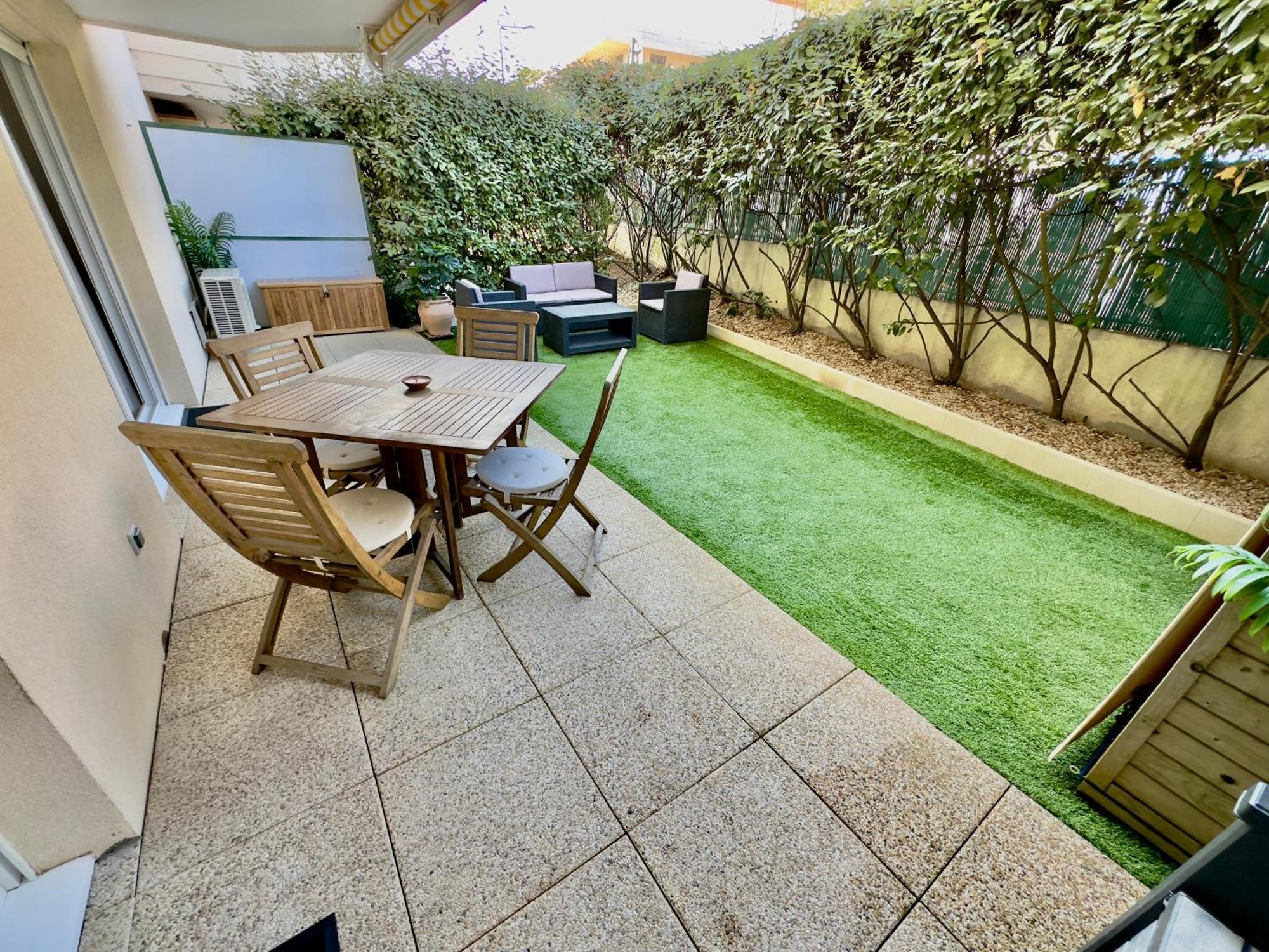 Regent Cote D'Azur Air-Conditioned, Pool, Garden & Parking วิลล์เนิฟ-ลูเบ ภายนอก รูปภาพ
